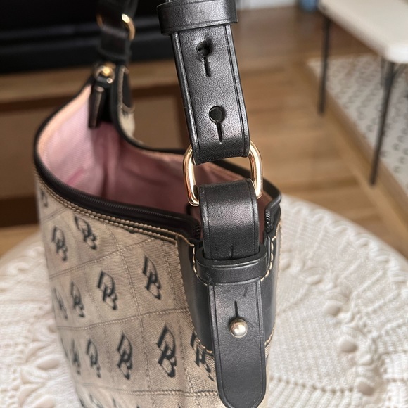 Dooney & Bourke Tan and Black Canvas Purse - Picture 4 of 14